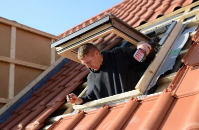 Pose de fenêtres de toit Velux à Morbecque